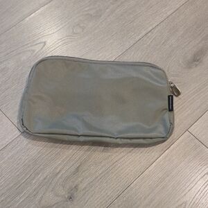 Briggs And Riley Waterproof Travel Pocket